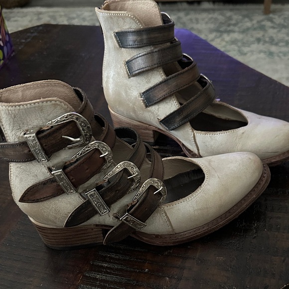 Freebird by Steven Women's Strappy Ankle Boots in Cream and Brown - Picture 6 of 11